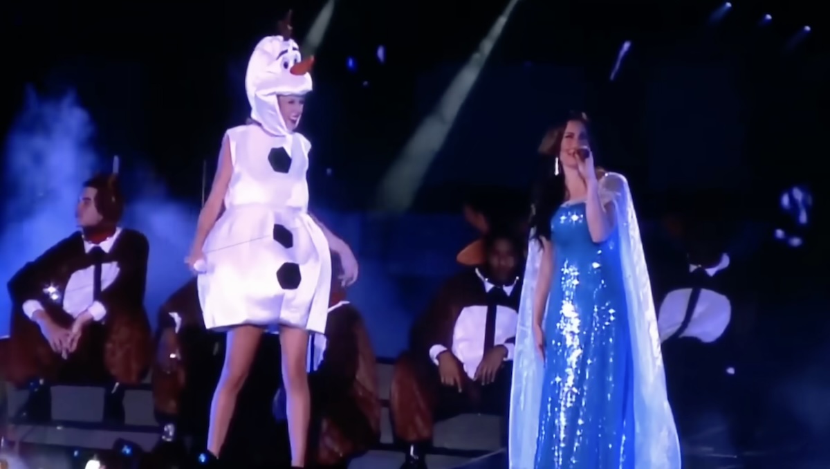 Taylor Swift and Idina Menzel snowman