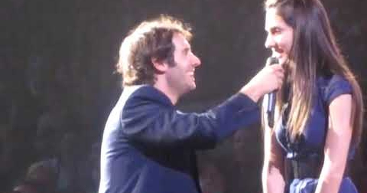 Josh Groban Maude Daigneault singing
