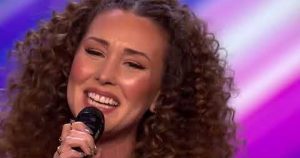 Loren Allred singing
