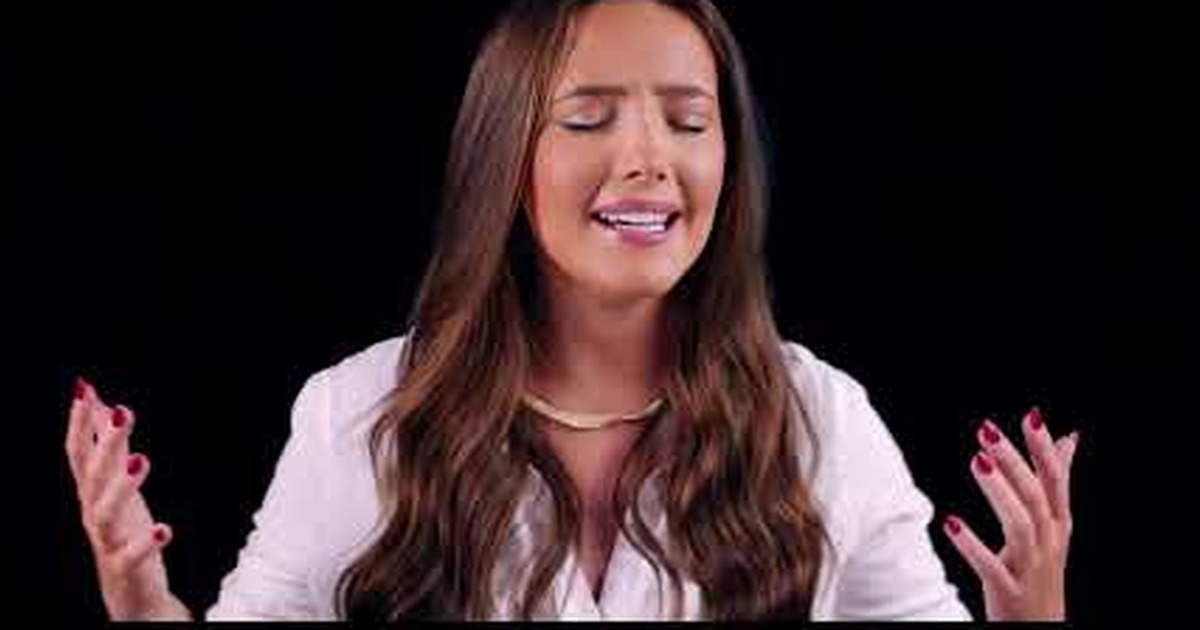 Lucy Thomass singing