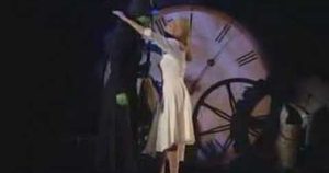 Wicked cast sings Defying Gravity